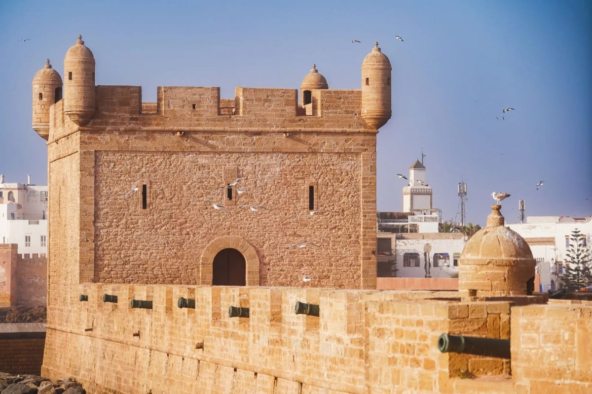 Bastion et chemin de ronde de la skala de la ville, face à l’Atlantique, à Essaouira