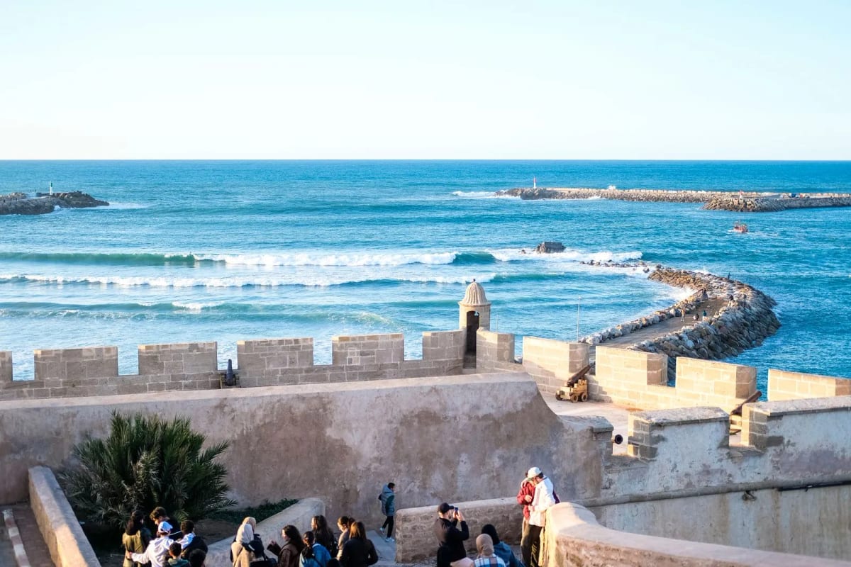Remparts de la kasbah des Oudayas face à l’océan, Rabat